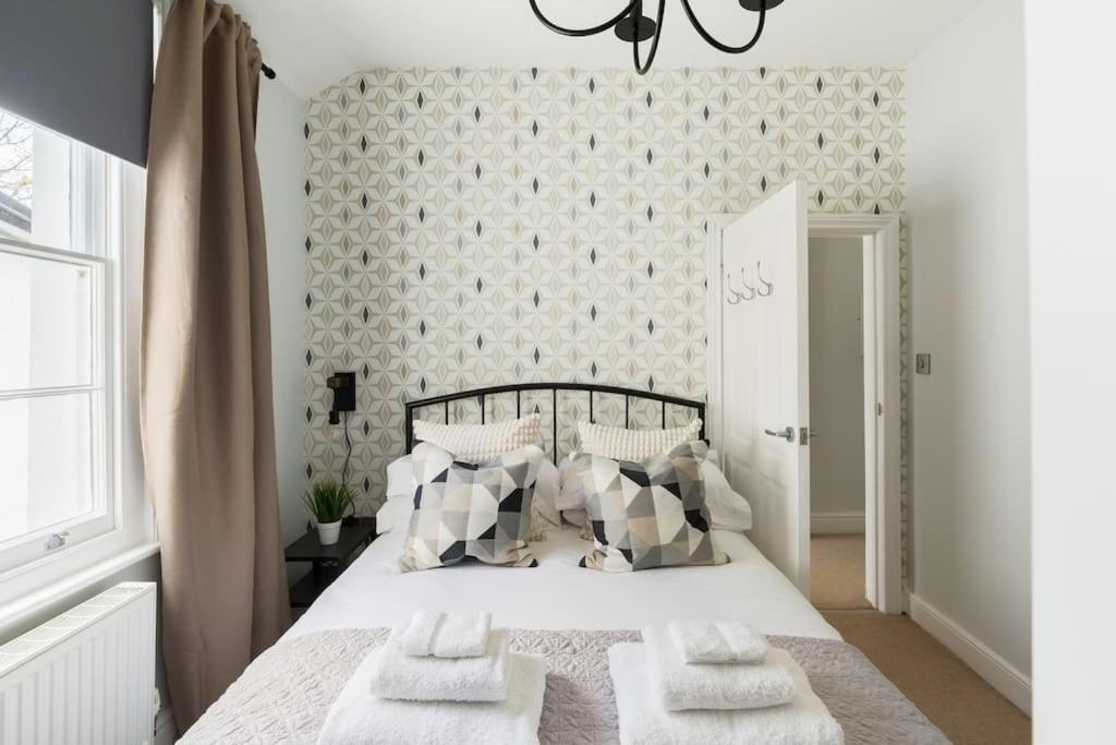 Fabulous Malvern Townhouse Great Malvern Esterno foto